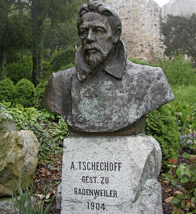 Das Tschechow-Denkmal unterhalb der Burg von Badenweiler   | Foto: Dorothee Philipp