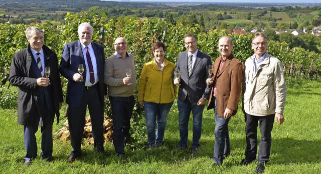 Von links: Peter Schuster, Peter Wohlf...ssekonferenz des Bad. Weinbauverbands.  | Foto: Karl Kovacs