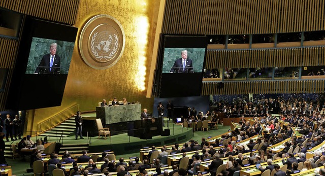Die Vertreter der UN-Mitgliedsstaaten ...der hitzigen Rede des US-Prsidenten.   | Foto: DPA