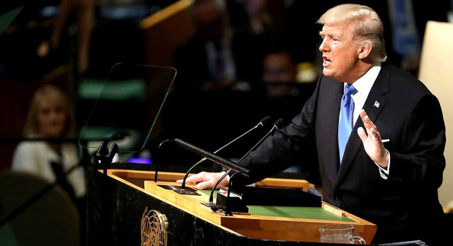 US-Prsident Donald Trump richtet vor ...ohungen gegen den Iran und Nordkorea.   | Foto: AFP
