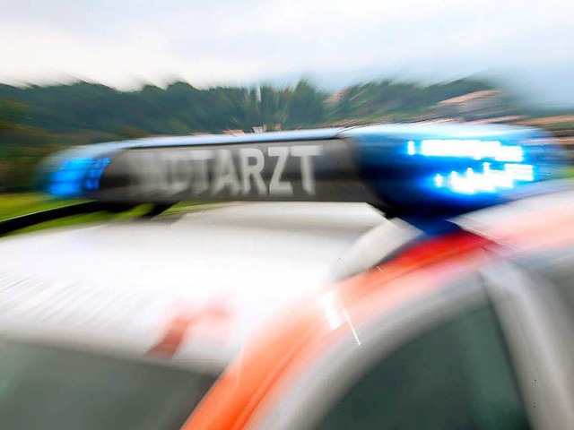 Der Fugnger in Bad Sckingen wurde m...ins Krankenhaus gebracht (Symbolbild).  | Foto: dpa