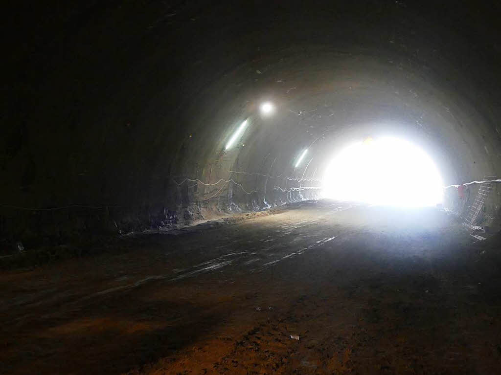 Schon rund 100 Meter  weit haben sich die Tunnelbauer in den Herrschaftsbuck fr die A 98-Rhre  gebohrt.