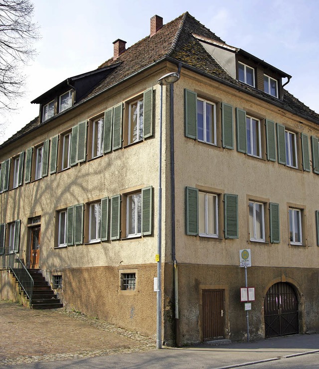 Das 98er-Schulhaus soll von der Firma ...ert und in Wohnungen umgebaut werden.   | Foto: Martin Pfefferle