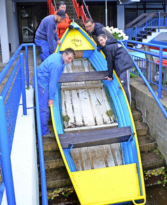 Das Freibad Friedenweiler wird winterfest gemacht.   | Foto: Liane Schilling