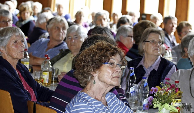 Wie immer kamen auch zum Bezirksfrauen...reiche Besucherinnen in die Elzhalle.   | Foto: Heidi Fssel