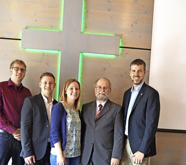 Feierlich eingefhrt wurden die zwei n...nberger und Pastor Martin P. Grnholz   | Foto: Gabriele Rasenberger