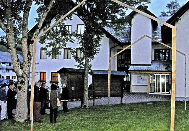 Ein Schaugerst veranschaulichte die Mae des geplanten Pavillons.   | Foto: Ulrike Spiegelhalter
