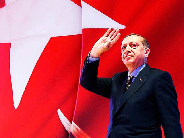 Erdogan droht mit Sanktionen.  | Foto: dpa