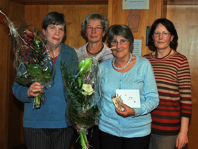 Der katholische Frauenkreis im Jahr 20...) und  Schriftfhrerin Loretta Wissert  | Foto: Regine Ounas-Krusel