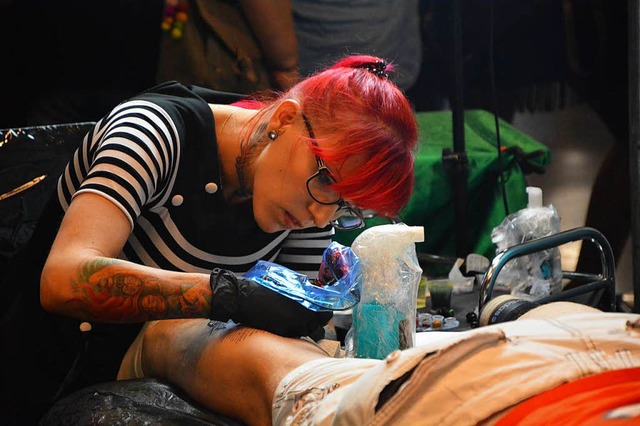 Hygienisches Arbeiten ist bei der Tattoo &amp; Art-Show im Burghof Pflicht.  | Foto: Barbara Ruda