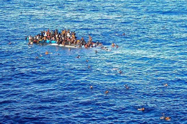 Mehr als hundert Flchtlinge vor Libyens Kste vermisst