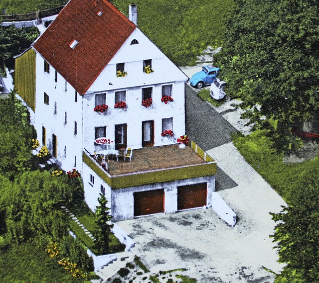 Die beiden Garagen im Haus der Schwieg...ufer den Grundstein fr das Autohaus.   | Foto: Privat