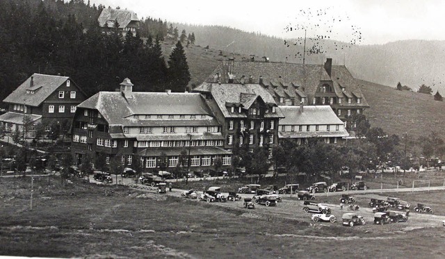 Schon 1938 waren Autos auf dem Feldber...als nicht ganz so entspannt wie heute.  | Foto: Repro: Christa Maier