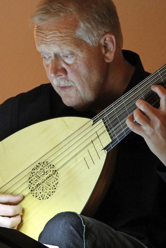 Oswald Hebermehl faszinierte seine Zuh...ute mit den Liedern von John Dowland.   | Foto: Cornelia Liebwein