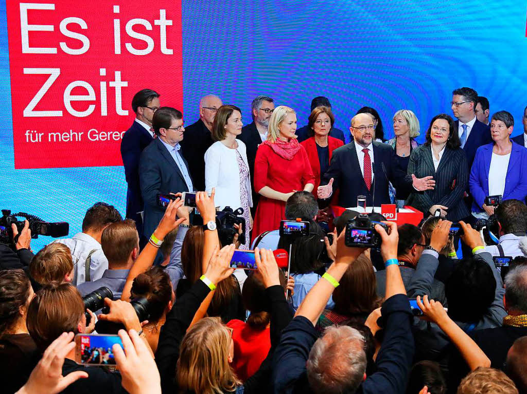 Schulz in der Berliner Parteizentrale der SPD nach Verffentlichung der ersten Hochrechnungen.