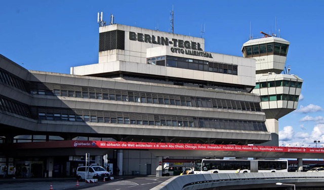 Geliebt und umstritten: der Flughafen  Berlin Tegel   | Foto: DPA