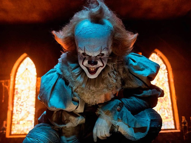 Bill Skarsgard spielt den Horrorclown Pennywise   | Foto: Brooke Palmer/Warner Bros/dpa