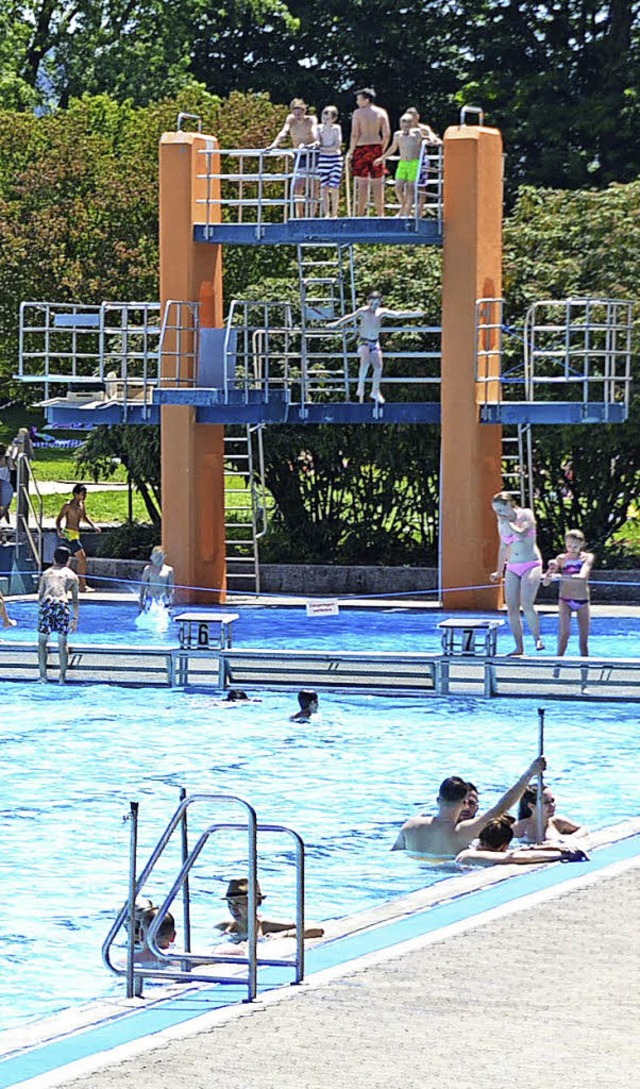 Der Schwimmbadeintritt  fllt unter Benutzungsgebhren.   | Foto: Gollin