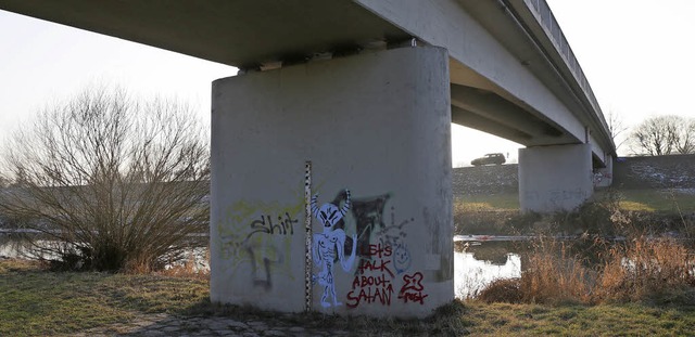 Wodurch die Brcke aus dem Jahr 1960 z...nzig wrde 2,5 Millionen Euro kosten.   | Foto: Christoph Breithaupt