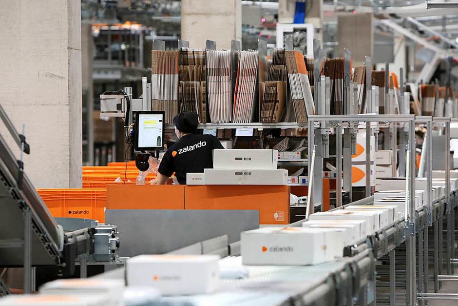 Zalando in Lahr: Bilder vom Tag der offiziellen Eröffnung des neuen Logistikzentrums. (Foto: Christoph Breithaupt) Zalando in Lahr: Bilder vom Tag der offiziellen Eröffnung des neuen Logistikzentrums. (Foto: Christoph Breithaupt)