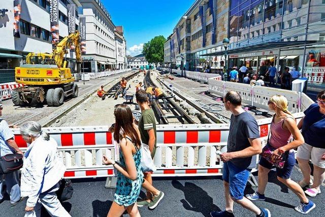Grobaustelle in Freiburger KaJo im November fertig – Bahn fhrt erst wieder ab Dezember