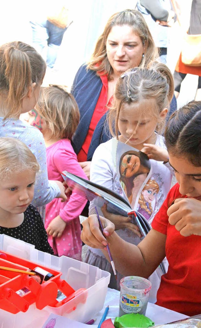 Auch an die Kinder war gedacht bei der Wahlparty des MV Hllstein am Sonntag.   | Foto: Lacher