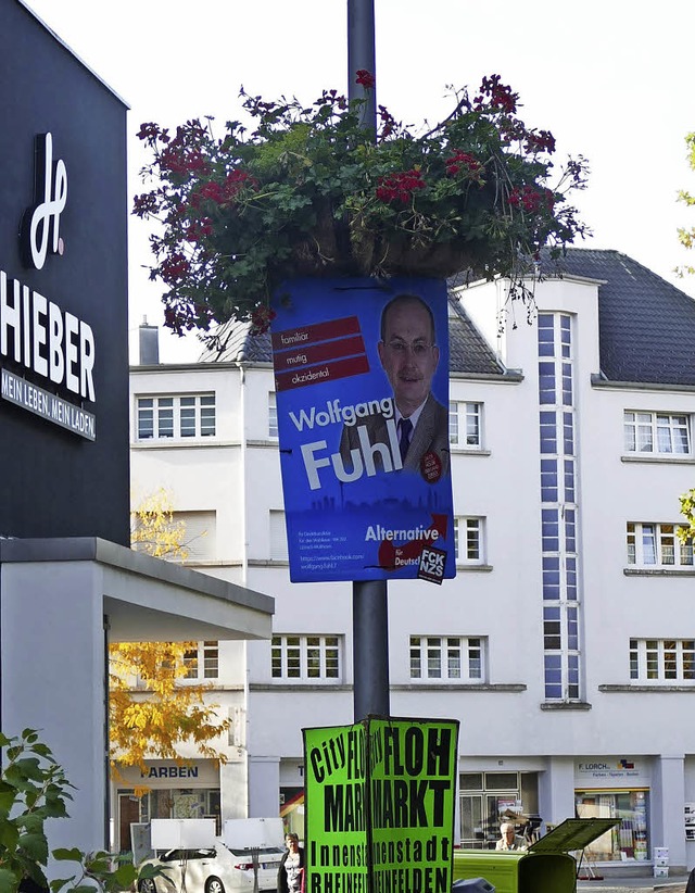 Auch vier Tage nach der Wahl  hngen noch Plakate.   | Foto: E. Bischoff