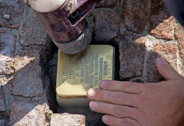 <BZ-FotoAnlauf>Stolperstein</BZ-FotoAn...et wurde und 1995 in Freiburg starb.    | Foto: Katja Morhulis