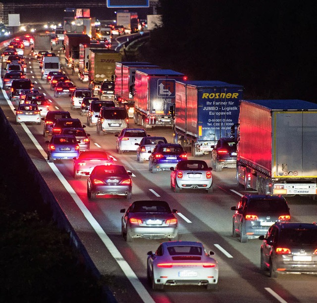 In Herbst und Winter ist Licht besonders wichtig.   | Foto: dpa