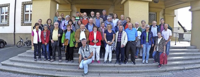 Nach 50 Jahren traf sich die Abschluss...ef Gut hatten sich vieles zu erzhlen.  | Foto: Siegbert Grundei