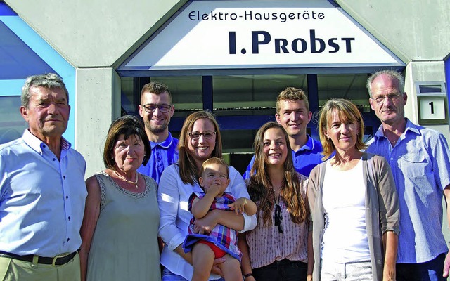 Drei Generationen Probst feiern das Jubilum zum 50. Geburtstag ihres Betriebs.  | Foto: Probst