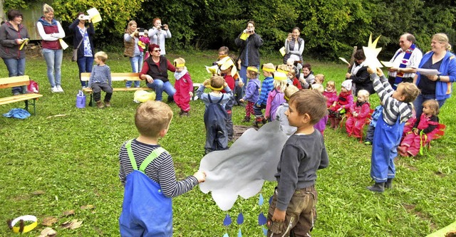 Begeistert bei der Sache waren die Kin...el &#8222;Ich, die Sonnenblume&#8220;.  | Foto: Reiner Merz