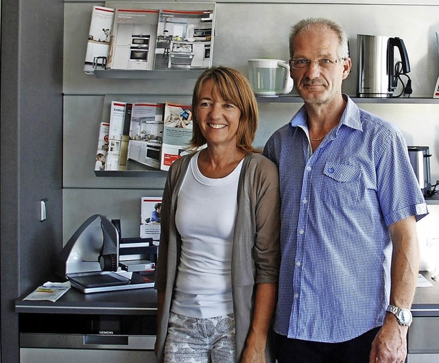 Elke und Ingo Probst im Ausstellungsraum   | Foto: Probst