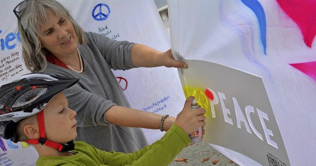 Frieden ist das Wichtigste &#8211; das...as Brunnenfest von Unicef in Lrrach.   | Foto: Barbara Ruda