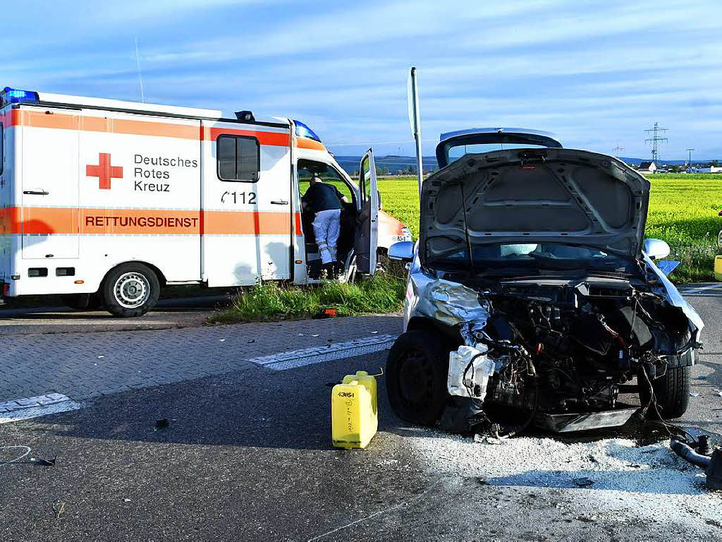 Vier Verletzte Bei Unfall Zwischen Lahr Und Ichenheim - Lahr - Badische ...