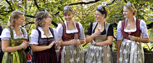 Diese Hoheiten scheinen sich gut zu ve...-Lucy Rutz (Badische Weinprinzessin).   | Foto: Hubert Rderer