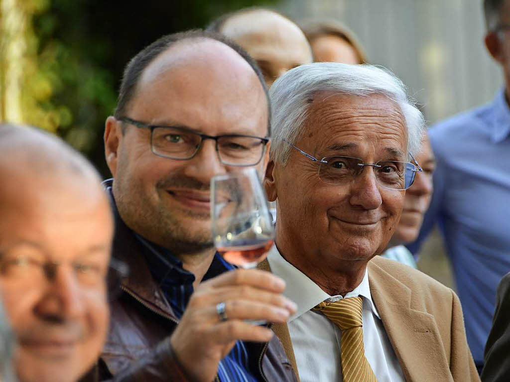 Der stdtische Pressesprecher Wolfgang Reinbold (links), daneben Helmut Honold, frherer langjhriger und sehr erfolgreicher Weinfestchef.