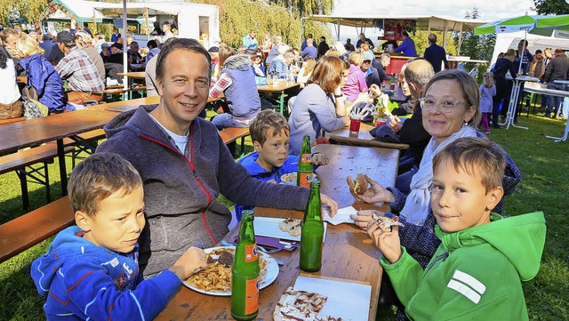 Auch Familien hatten sich auf den Weg zum Heuberg gemacht.   | Foto: Sandra Decoux-Kone