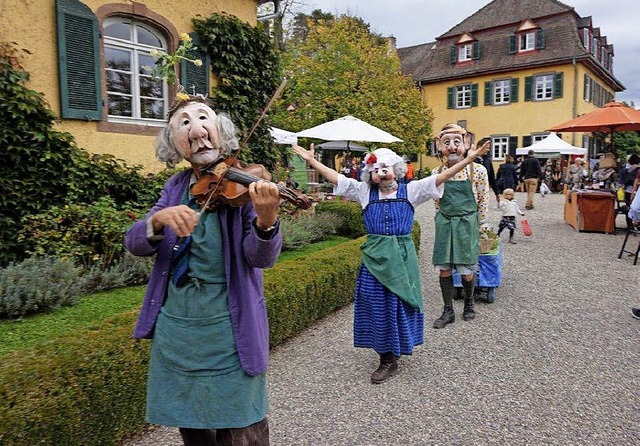 Mit schrgem Humor erfreuten die Drei ... und Musiktheater die BoGart-Besucher.  | Foto: Anne Freyer