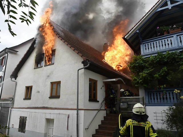 Beim Brand an der Krafftgasse war die ...auf die Nachbargebude zu verhindern.   | Foto: Archivfoto: Volker Mnch