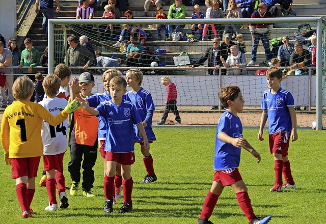 Frh bt sich, was mal ein rechter Fu...der G- und der F-Jugend in Btzingen.   | Foto: Horst David