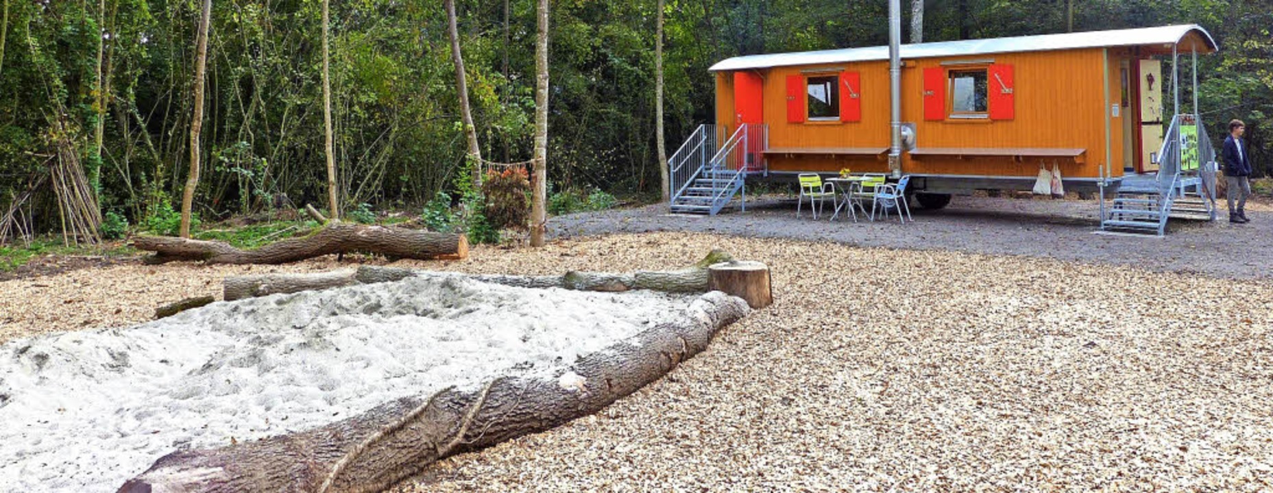 Den Kindern steht eine tolle Anlage mit riesigem Sandplatz  zur Verfgung.   | Foto: Claudia Bachmann-Goronzy