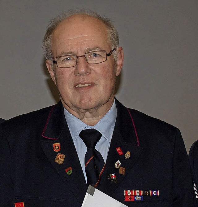 Hans-Dieter Bhringer bei seiner Verabschiedung von der aktiven Feuerwehr.  | Foto: Paul Schleer