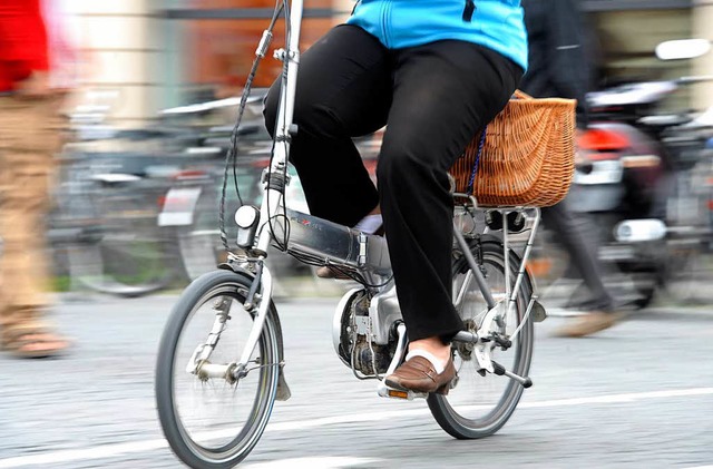 Elektrisch angetriebene Rder sind im ...Entwicklung mit Pedelecs untersttzen.  | Foto: dpa