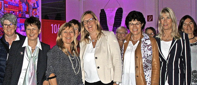 Anette Klaas (3.von rechts), Gleichste...er den Start der Frauenaktionswochen.   | Foto: Charlotte Frse