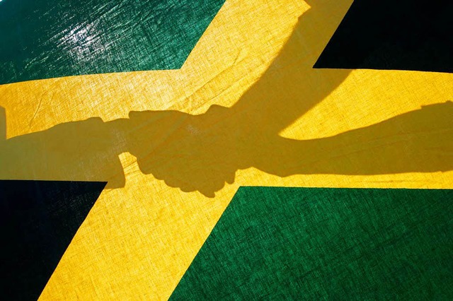 Die Farben Jamaikas symbolisieren ein Bndnis von Union, Grnen und FDP.  | Foto: dpa