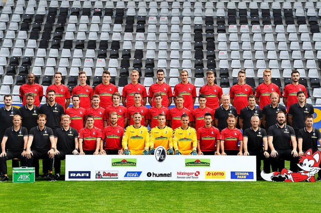 Die Mannschaft des SC Freiburg in der Bundesliga-Saison 2017/2018.  | Foto: Michael Heuberger
