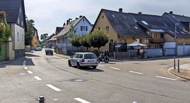 Einer der neuralgischen Punkt beim San...Karl-Kromerstrae auf die Kreisstrae.  | Foto: Olaf Michel