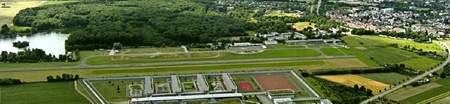 Der Flugplatz Offenburg vom Kinzigtal ...edeuten. Dagegen regt sich Widerstand.  | Foto: Fliegergruppe Offenburg