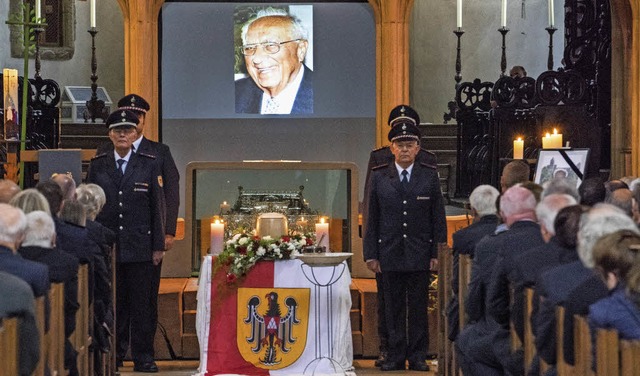 Im Breisacher St. Stephansmnster  fan...gottesdienst fr Fritz Schanno statt.   | Foto: Martin Hau